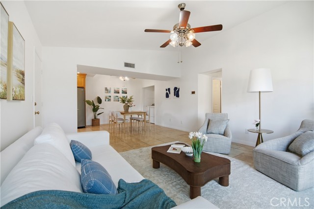 Detail Gallery Image 2 of 21 For 20887 Serrano Creek Rd #80,  Lake Forest,  CA 92630 - 3 Beds | 2 Baths