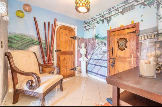 3916 Carnavon Way, Los Angeles CA: https://media.crmls.org/medias/98603297-18a8-44c2-975a-f6484117301f.jpg