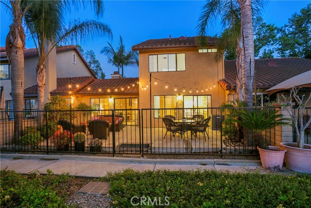 Detail Gallery Image 3 of 25 For 6000 E Ladera Ln, Anaheim Hills,  CA 92807 - 2 Beds | 2/1 Baths