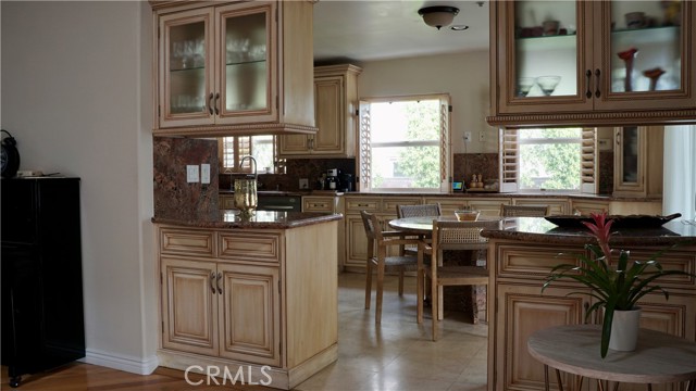 Detail Gallery Image 22 of 32 For 925 Sherlock Dr, Burbank,  CA 91501 - 3 Beds | 3 Baths