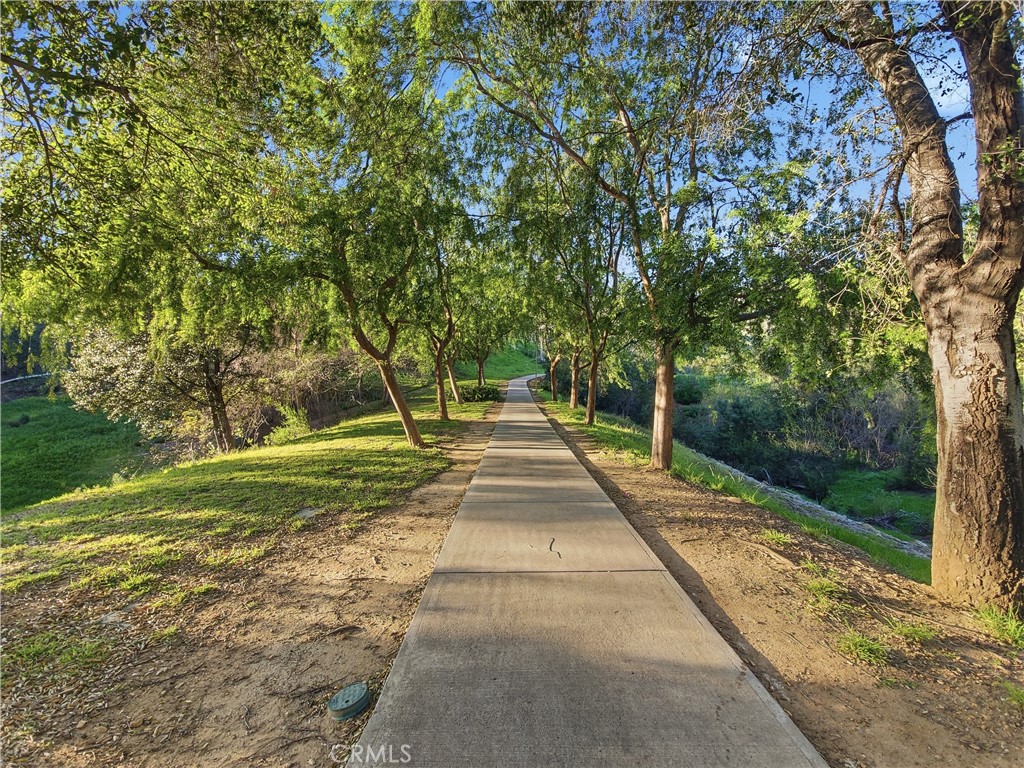 https://media.crmls.org/medias/98611429-4075-44cd-bf19-31c2d139c65a.jpg?preset=X-Large