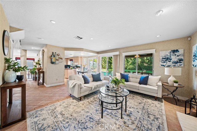 Detail Gallery Image 15 of 35 For 1030 Fountain Springs, Glendora,  CA 91741 - 5 Beds | 3 Baths