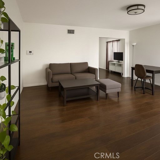 904 W E Street, Ontario CA: https://media.crmls.org/medias/9862439e-5f78-4463-8917-1bf78cfce439.jpg