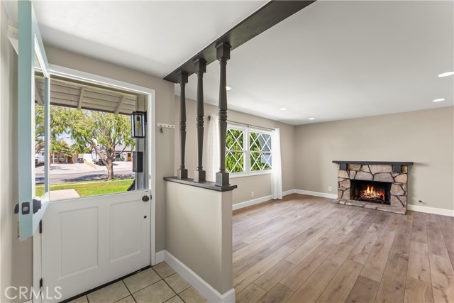 4922 Scenario Drive Drive, Huntington Beach CA: https://media.crmls.org/medias/98629584-2a1a-4ce4-b462-d8847d1b3bdb.jpg