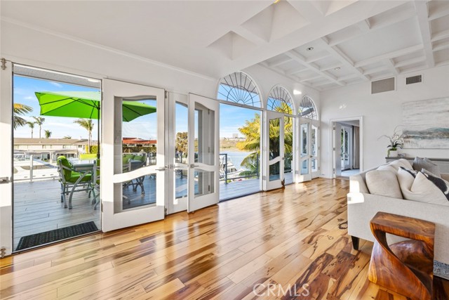 Detail Gallery Image 43 of 68 For 218 Evening Star Ln, Newport Beach,  CA 92660 - 5 Beds | 3/1 Baths