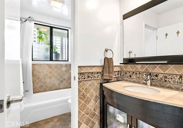 Detail Gallery Image 10 of 27 For 1224 Euclid St #105,  Santa Monica,  CA 90404 - 2 Beds | 2 Baths