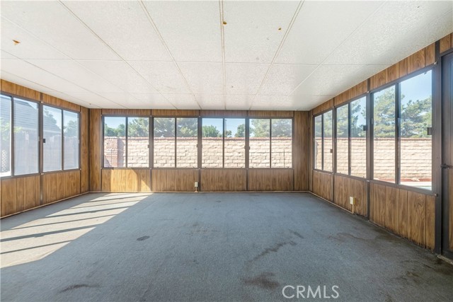 2567 Lee Street photo 3