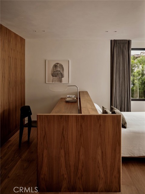 101 N Poinsettia Avenue, Manhattan Beach CA: https://media.crmls.org/medias/98651fe1-265c-4c3f-b823-230db4e5d7ef.jpg