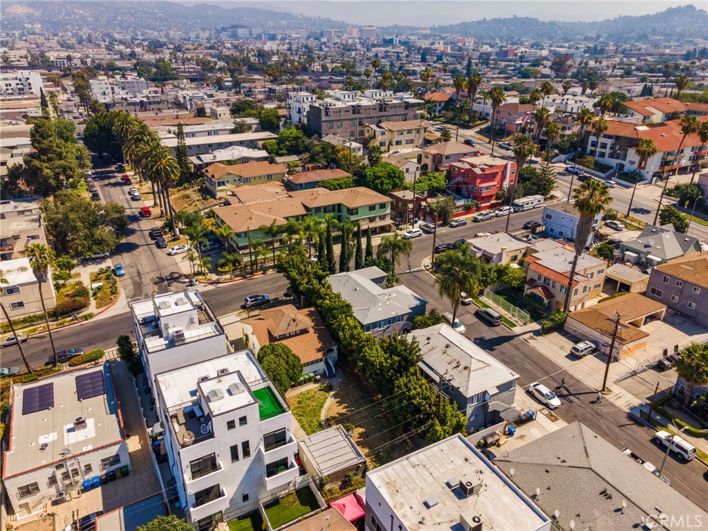 https://media.crmls.org/medias/98652fa6-2d3e-42b7-bb66-ca279d8c878a.jpg?preset=X-Large