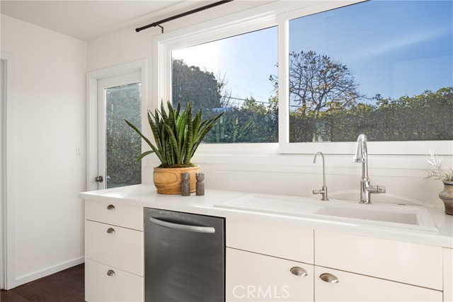 Detail Gallery Image 12 of 65 For 939 Oak St, Costa Mesa,  CA 92627 - 3 Beds | 2 Baths