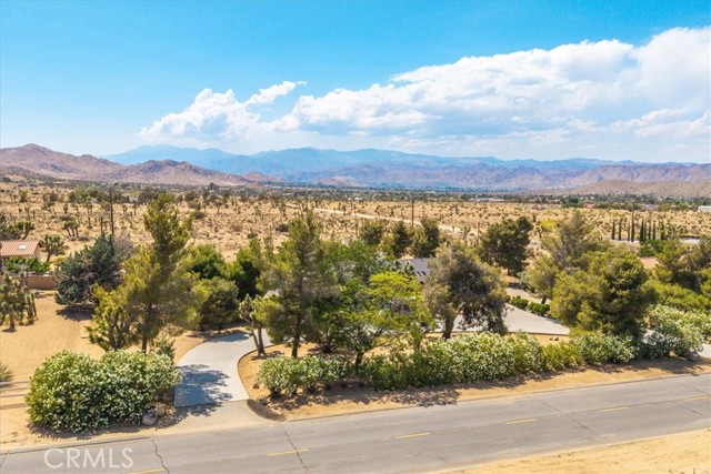 9124 Joshua Lane, Yucca Valley CA: https://media.crmls.org/medias/98655404-ac21-4c25-b3da-83728c6b3a6e.jpg