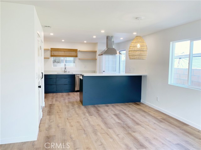 11835 Gale Ave, Hawthorne CA: https://media.crmls.org/medias/986607e7-c7be-41bd-ac62-3e42ceab7b0d.jpg