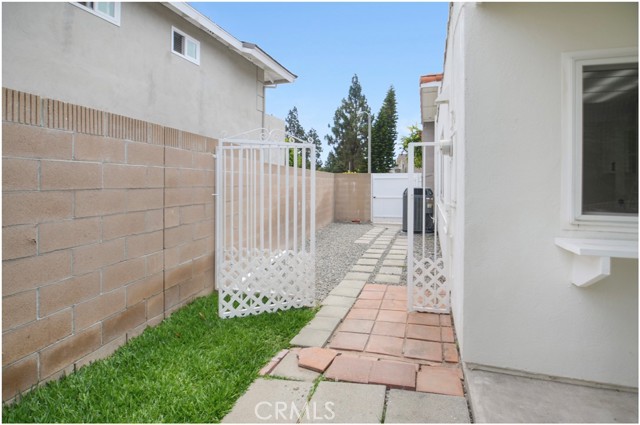 Detail Gallery Image 29 of 30 For 1110 Redding, Costa Mesa,  CA 92626 - 4 Beds | 2 Baths