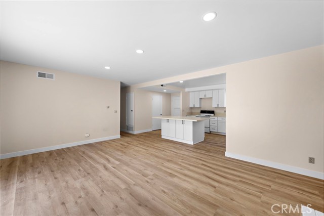 Detail Gallery Image 17 of 32 For 5852 Raphael Dr, Huntington Beach,  CA 92649 - 4 Beds | 2 Baths