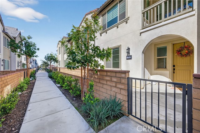 Detail Gallery Image 6 of 41 For 4091 S Wildflax Paseo, Ontario,  CA 91761 - 3 Beds | 3 Baths