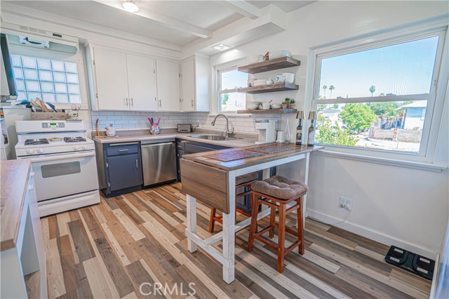 Detail Gallery Image 4 of 50 For 12634 Wixom St, North Hollywood,  CA 91605 - 3 Beds | 2 Baths