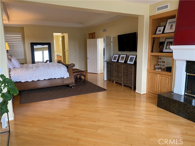 MLS #OC25234691 image #18