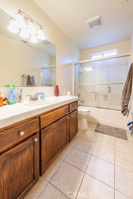 Detail Gallery Image 7 of 14 For 4765 W Stuart Ave, Fresno,  CA 93722 - 3 Beds | 2 Baths