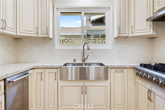 8065 E Ring Street, Long Beach CA: https://media.crmls.org/medias/98695f22-b71f-436c-9558-38040be33d7e.jpg
