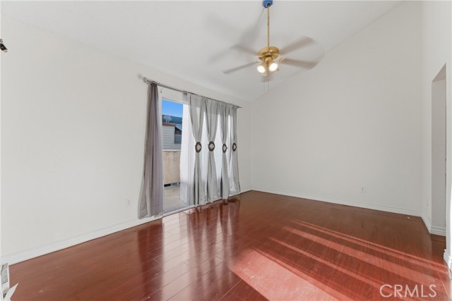 Detail Gallery Image 12 of 31 For 9200 Palm St #6,  Bellflower,  CA 90706 - 2 Beds | 2 Baths