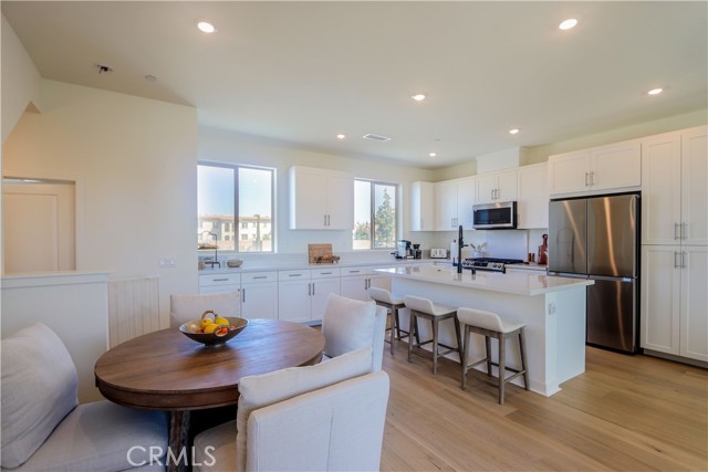 Detail Gallery Image 3 of 13 For 1571 Lima Way #2,  Placentia,  CA 92870 - 2 Beds | 2/1 Baths