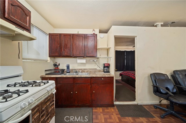Detail Gallery Image 25 of 35 For 13137 Terra Bella St, Pacoima,  CA 91331 - 3 Beds | 2 Baths