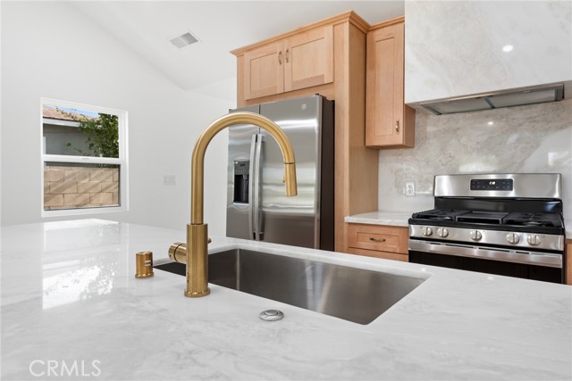 Detail Gallery Image 11 of 33 For 1108 Williamson Ave, Fullerton,  CA 92833 - 4 Beds | 2 Baths