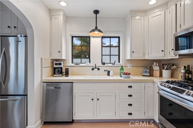 Detail Gallery Image 13 of 38 For 5022 E Broadway, Long Beach,  CA 90803 - 2 Beds | 2 Baths
