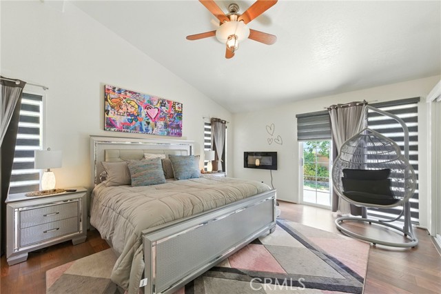 20161 Canyon View Drive, Canyon Country CA: https://media.crmls.org/medias/986c0ea1-b074-47ad-8988-f005c0f9d252.jpg