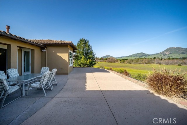 Detail Gallery Image 15 of 70 For 440 Slender Rock Place, San Luis Obispo,  CA 93405 - 5 Beds | 3/1 Baths