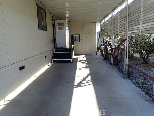 Detail Gallery Image 5 of 18 For 1300 W Menlo, Hemet,  CA 92543 - 2 Beds | 2 Baths