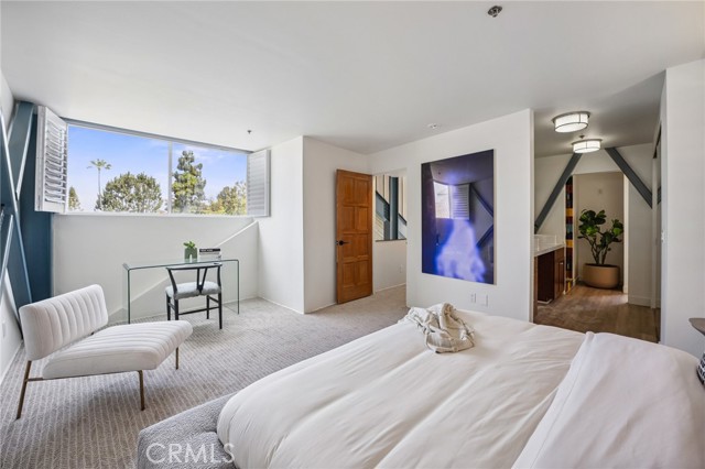 686 Diamond Street, Laguna Beach CA: https://media.crmls.org/medias/986d133c-7334-4df6-9495-6712b796e31b.jpg