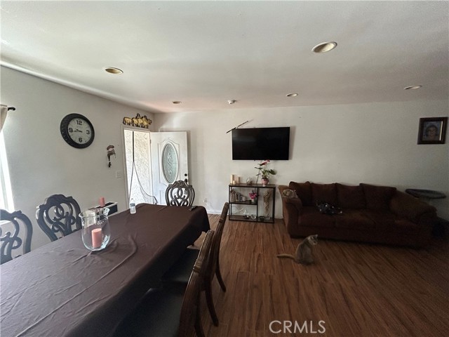 Detail Gallery Image 7 of 27 For 441 W 69th St, Los Angeles,  CA 90003 - – Beds | – Baths