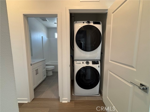 6136 Valentina Way, Eastvale CA: https://media.crmls.org/medias/986d9e02-833c-4df5-bdbb-ae13840e9620.jpg