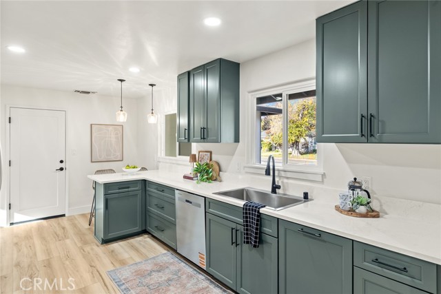 Detail Gallery Image 9 of 27 For 16 El Cerrito Dr, Chico,  CA 95973 - 3 Beds | 2 Baths