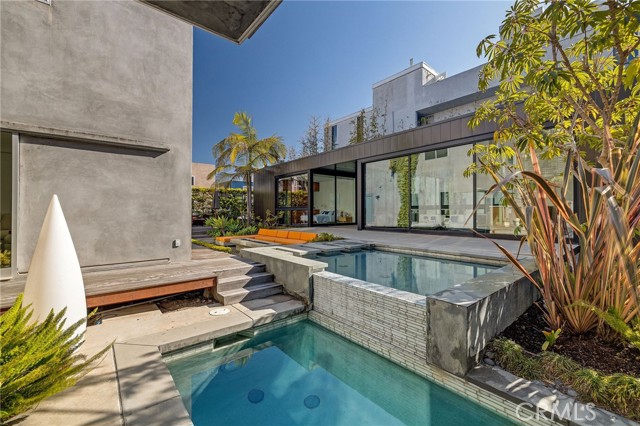 27 Driftwood ST