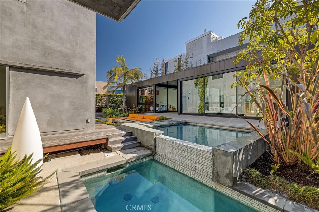 27 Driftwood Street — Modern