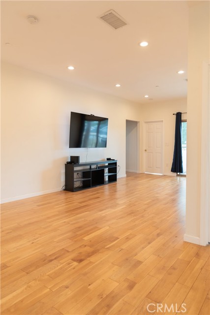 Detail Gallery Image 43 of 55 For 1137 N Banning Bld, Wilmington,  CA 90744 - 4 Beds | 5 Baths