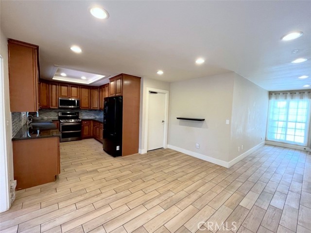 7811 Rhine Drive, Huntington Beach CA: https://media.crmls.org/medias/9870129e-78d8-44aa-8f1a-604b815ddf69.jpg