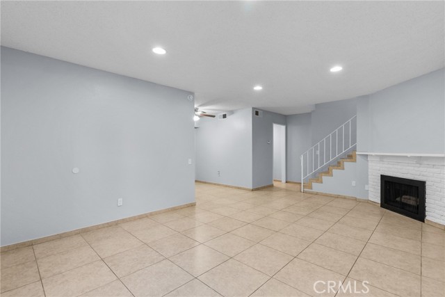 14265 Terra Bella St, Panorama City CA: https://media.crmls.org/medias/98706b13-5250-4ff1-8dbd-1f4b72394815.jpg
