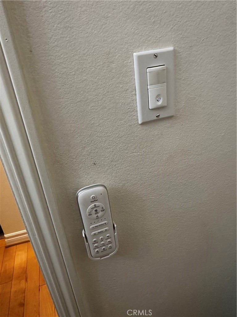 https://media.crmls.org/medias/98707ba2-a1bf-4745-9e30-0276bf31f32c.jpg?preset=X-Large