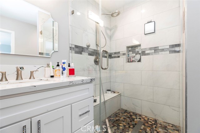 11024 Peoria Street, Sun Valley CA: https://media.crmls.org/medias/9870abbb-adde-4b76-b5b7-7951ceac2534.jpg