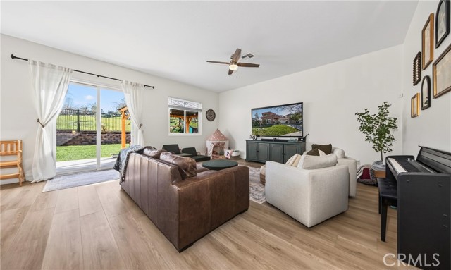 Detail Gallery Image 11 of 31 For 34215 Pinehurst, Yucaipa,  CA 92399 - 4 Beds | 2/1 Baths