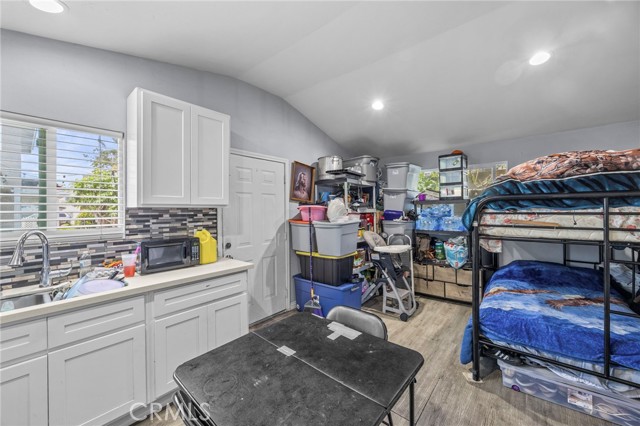 Detail Gallery Image 31 of 39 For 1709 S Townsend St, Santa Ana,  CA 92704 - 4 Beds | 2/1 Baths