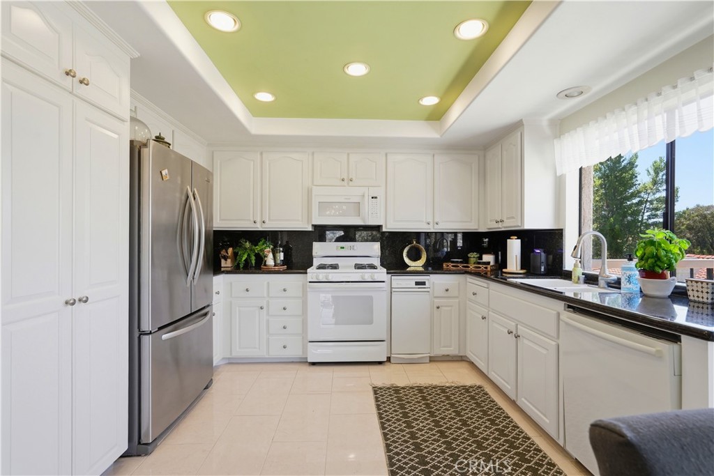 https://media.crmls.org/medias/98722460-eb41-4927-9e5f-420419b80043.jpg?preset=X-Large