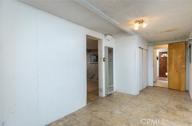 4608 Dyer Street, La Crescenta CA: https://media.crmls.org/medias/98727365-5fcd-411e-b9c8-d38dace7bc36.jpg