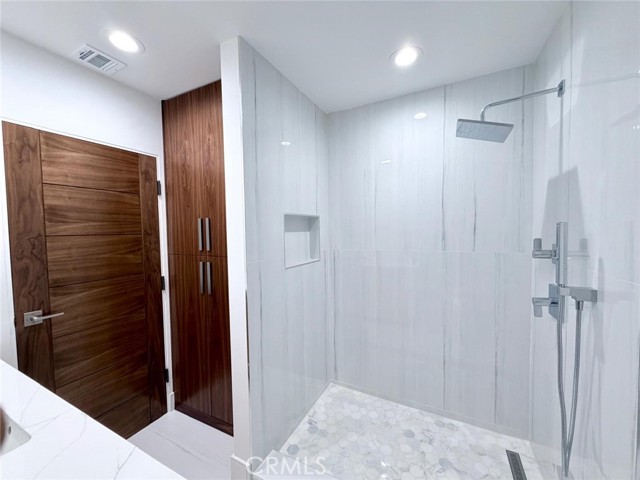 Detail Gallery Image 15 of 30 For 3007 3009 S Hobart, Los Angeles,  CA 90018 - 5 Beds | 4 Baths