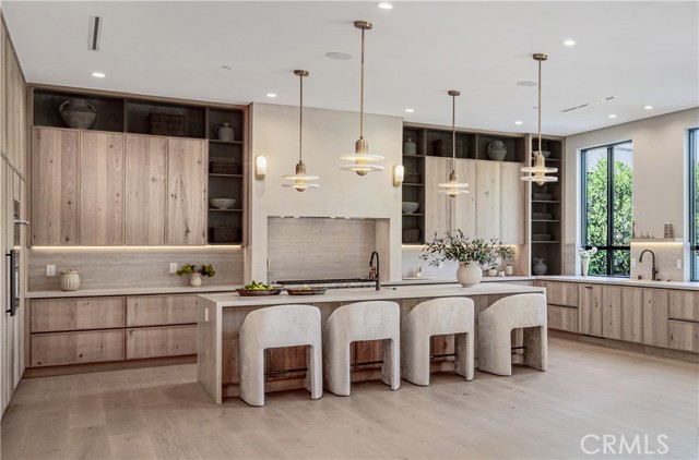 Detail Gallery Image 9 of 34 For 4830 Valjean Ave, Encino,  CA 91436 - 5 Beds | 5/1 Baths