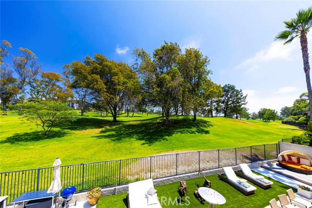 Detail Gallery Image 3 of 48 For 90 Ocean Vista, Newport Beach,  CA 92660 - 2 Beds | 2/1 Baths