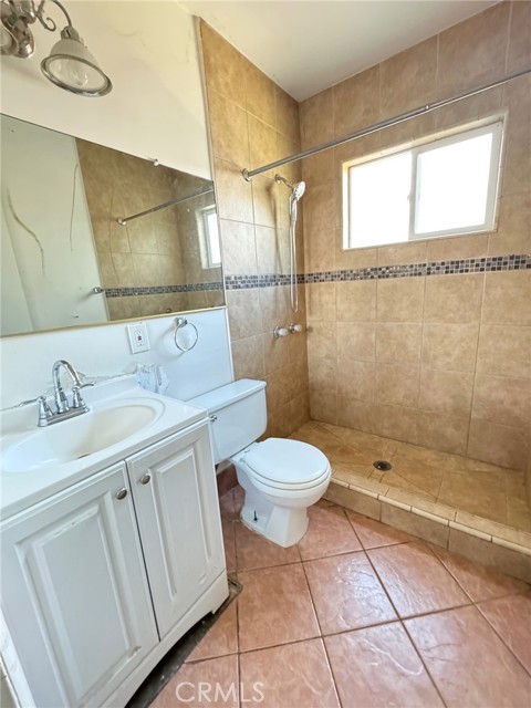 Detail Gallery Image 11 of 18 For 1145 Cary Ave, Wilmington,  CA 90744 - 4 Beds | 2/1 Baths